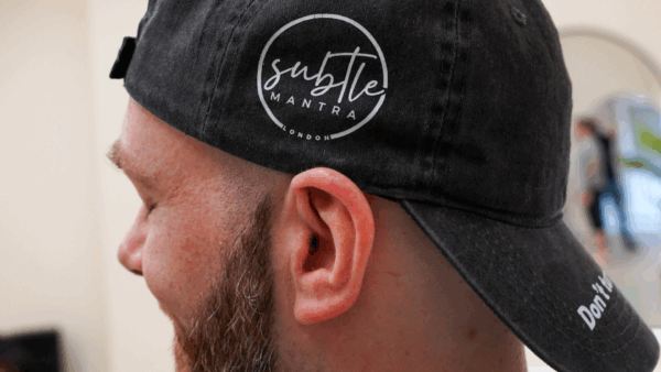 Don't turn back. - Organic cotton baseball cap. - Image 2